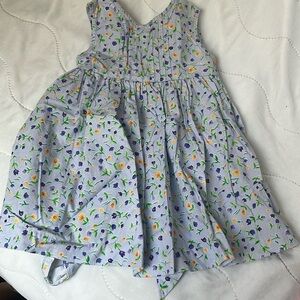 Baby girl sleeveless summer flowered dress.